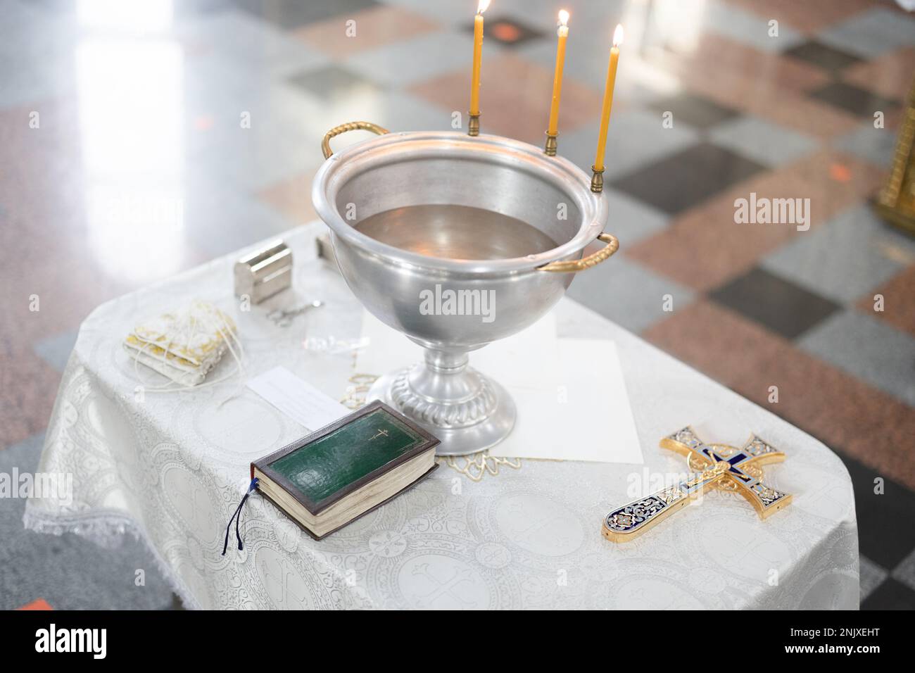Baptism candle table hires stock photography and images Alamy