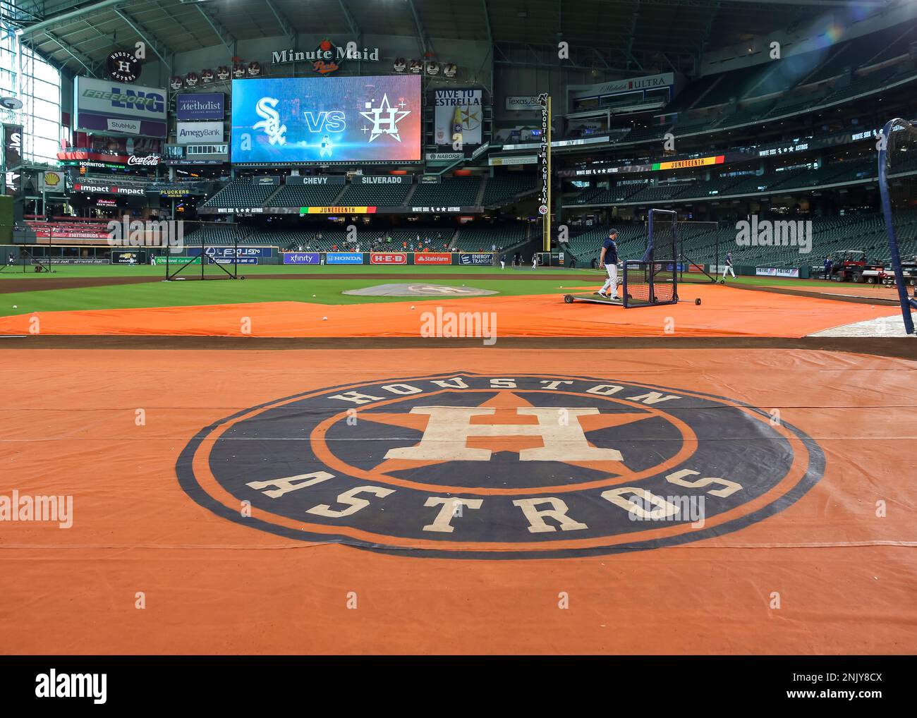 HOUSTON, TX - JUNE 19: Jumbotron displays team logos during the baseball  game between the Chicago White Sox and Houston Astros on June 19, 2022 at Minute  Maid Park in Houston, Texas. (