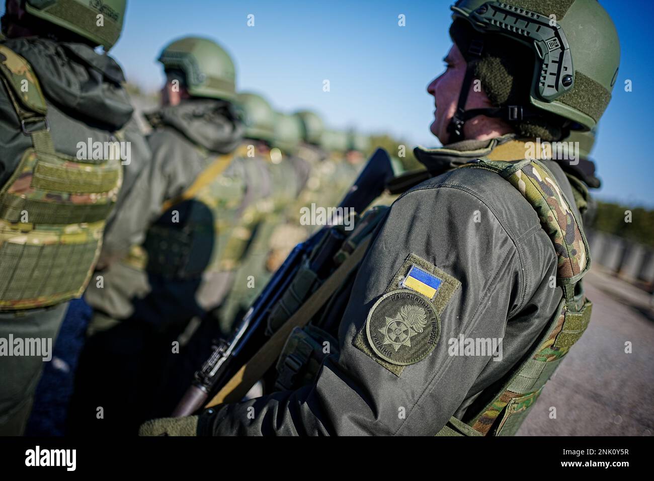 Сурпат спецназ альфа. Плохой росгвардия. Омоновцы в белоруссии. Силовые структуры призовут. Омон оцепление.