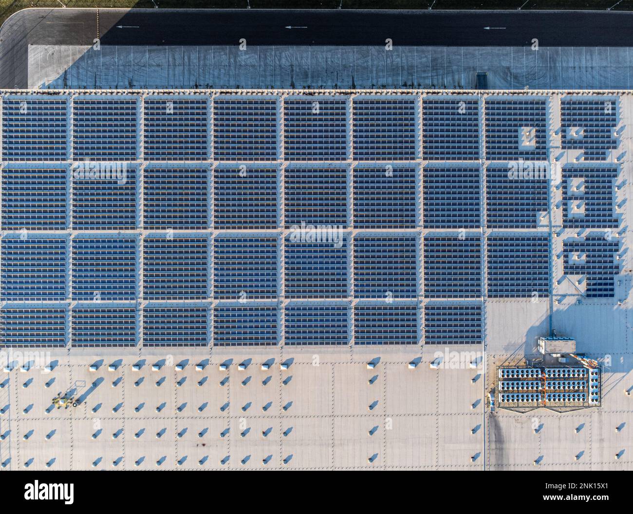 Solar panel farm drone shot hi-res stock photography and images - Alamy