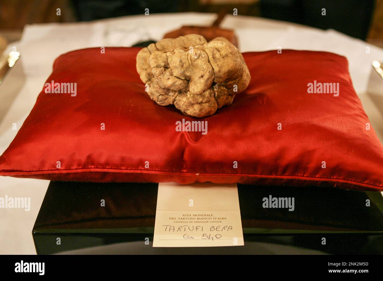 SALE OF WHITE TRUFFLE AT AUCTION IN PARIS Stock Photo Alamy