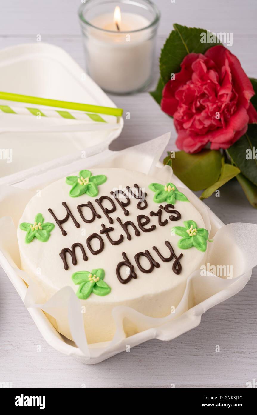 Happy mother's day cake Stock Photo - Alamy