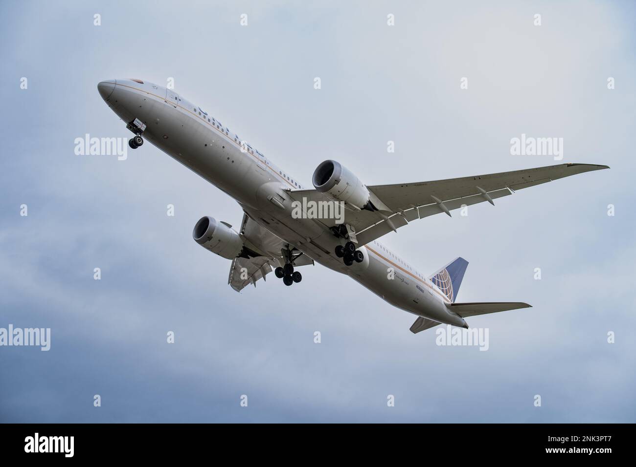 Heathrow, London - February 20th 2023: United Boeing 787 Landing London Heathrow Stock Photo