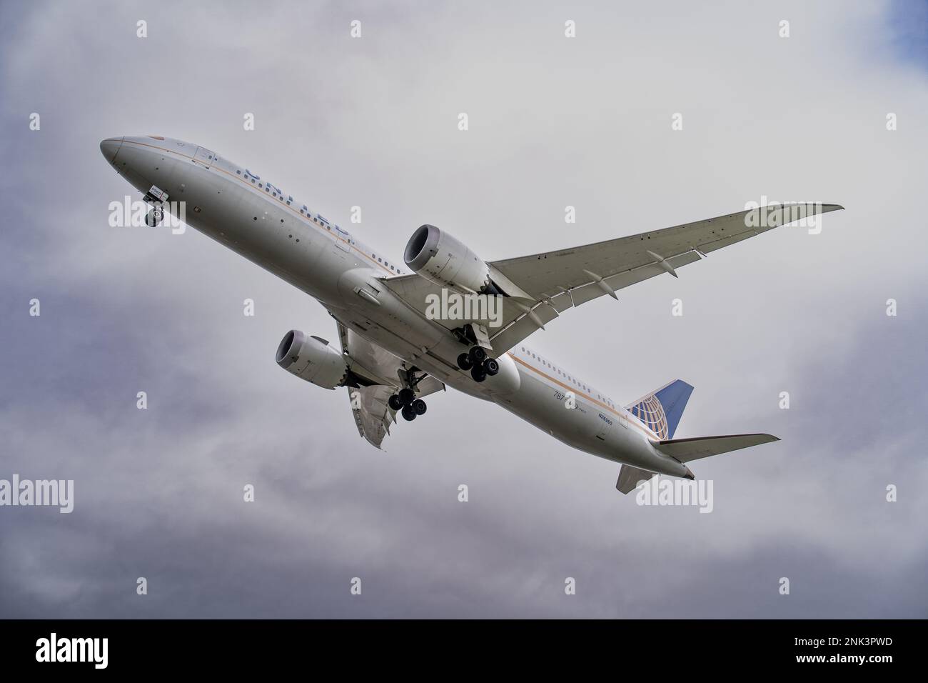 Heathrow, London - February 20th 2023: United Boeing 787 Landing London Heathrow Stock Photo