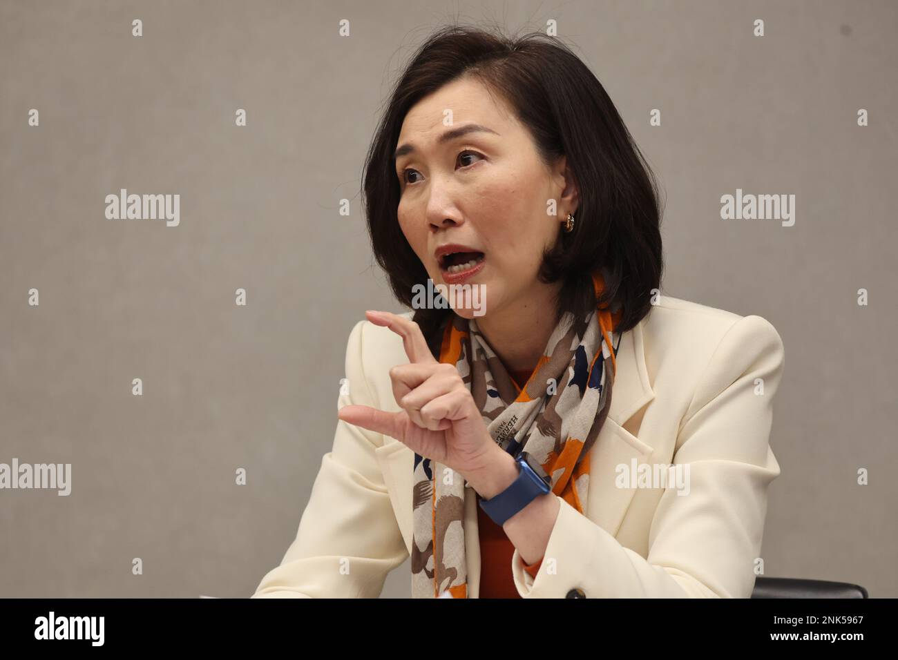 Standard Chartered Hong Kong Ceo Mary Huen Wai Yi Meets The Media On Standard Chartered Hong Kong Ceo Mary Huen Wai Yi Meets The Media On