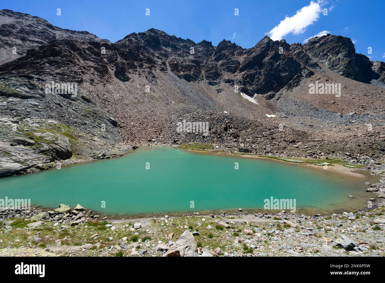 Hidden mountain lake hi-res stock photography and images - Alamy