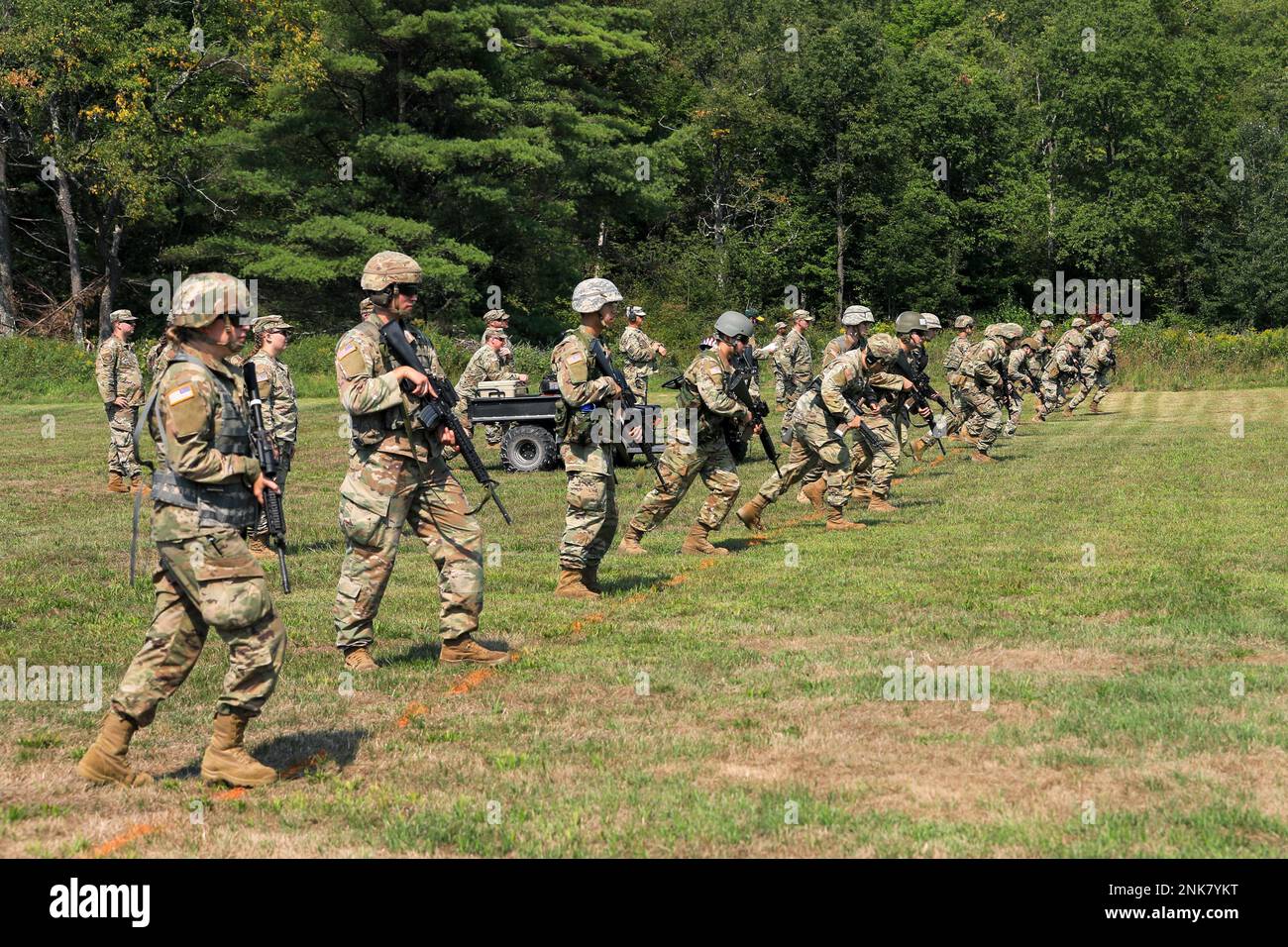 Vermont Army National Guard Soldiers and Airmen begin running towards ...