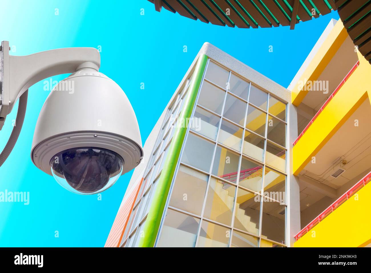 Security camera setup, cctv installation Stock Photo Alamy