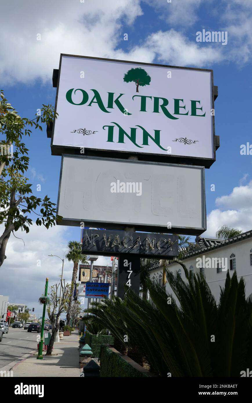 Oak Tree Inn Sign Oak Tree Inn Encino California – WMJJXR