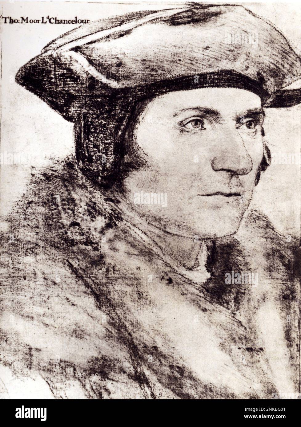 1527 ca : The english Saint , Umanist and politician THOMAS MORE ( Tommaso MORO , London 1478 - 1535 ) , author of book UTOPIA ( 1516 ). Portrait by HANS HOLBEIN ( Windsor , Royal Collection )  - SCRITTORE - LETTERATO - WRITER - LETTERATURA - LITERATURE  - SANTO - RELIGIONE CATTOLICA - CATHOLIC RELIGION - PENSATORE - THINKER - FILOSOFO - PHILOSOPHER - PHILOSOPHY - FILOSOFIA - UTOPISTA - UTOPIST - ROSACROCE - hat - cappello  - ritratto  - fur collar - colletto di pelliccia  ----  Archivio GBB Stock Photo