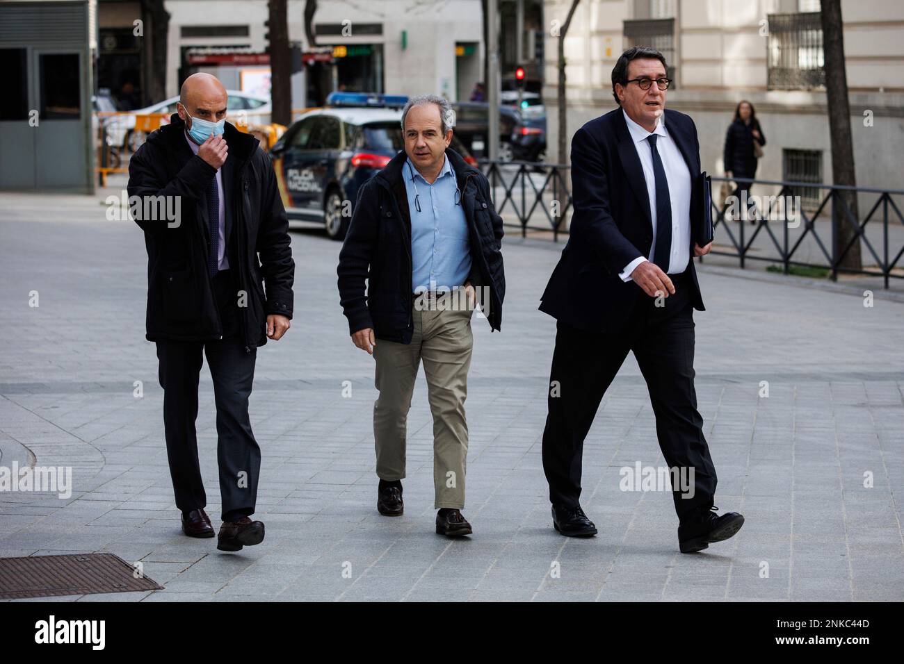 The former mayor of Boadilla del Monte Arturo González Panero 'El Albondiguilla' (c) and his lawyer Gustavo Galán (d) on his arrival at the Audiencia Nacional to hear whether he will be sent to prison in the framework of the Gürtel plot, on April 19, 2022, in Madrid (Spain). The former mayor has been summoned to this hearing to decide his imprisonment after being sentenced to 36 years and 11 months in prison for his involvement in the actions of the 'Gürtel' plot in the Madrid municipality. 19 APRIL 2022;EL ALBONDIGUILLA;PRISON;NATIONAL AUDIENCE Alejandro Martínez Vélez / Europa Press 04/19/20 Stock Photo
