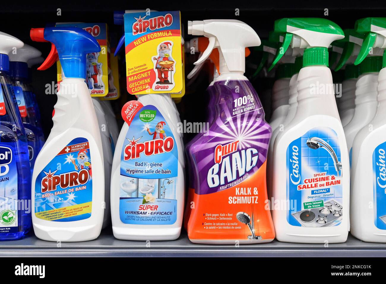 Shelf of bottles hires stock photography and images Alamy