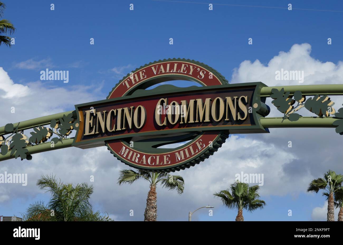 Encino, California, USA 22nd February 2023 The Valley's Encino Commons Miracle Mile Sign on Ventura Blvd in Encino, California, USA. Photo by Barry King/Alamy Stock Photo Stock Photo