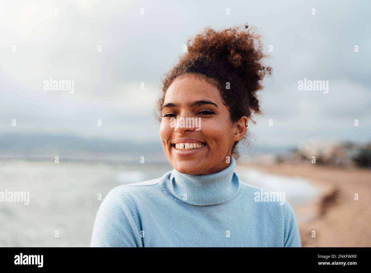 Young happy afro american hi-res stock photography and images - Alamy