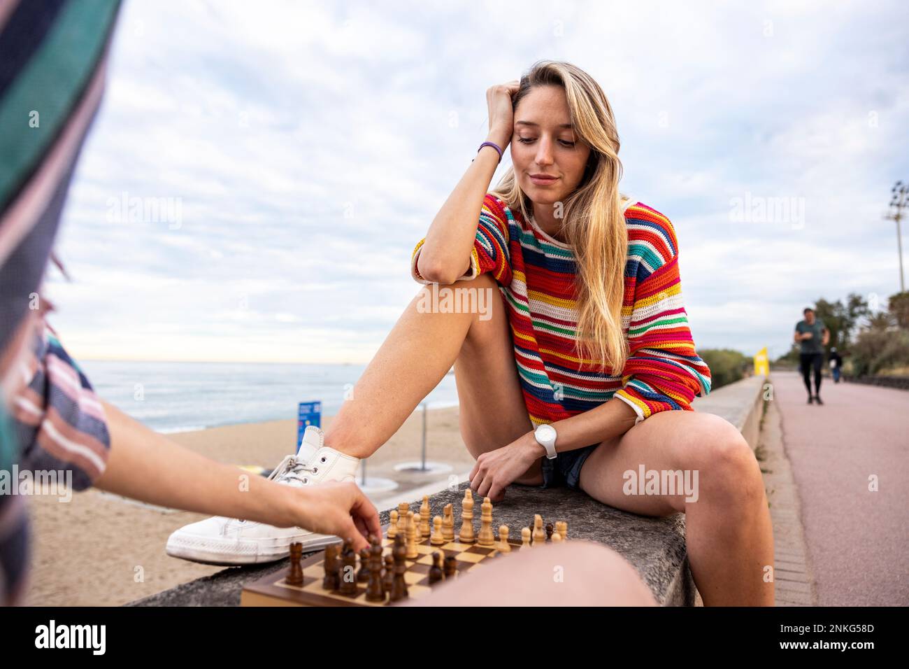 Free Photo  Friends playing chess game