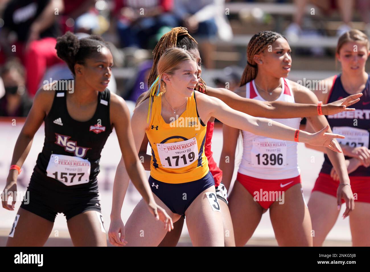 Marianna Shostak of Texas A&M Commerce prepares to take the handoff in