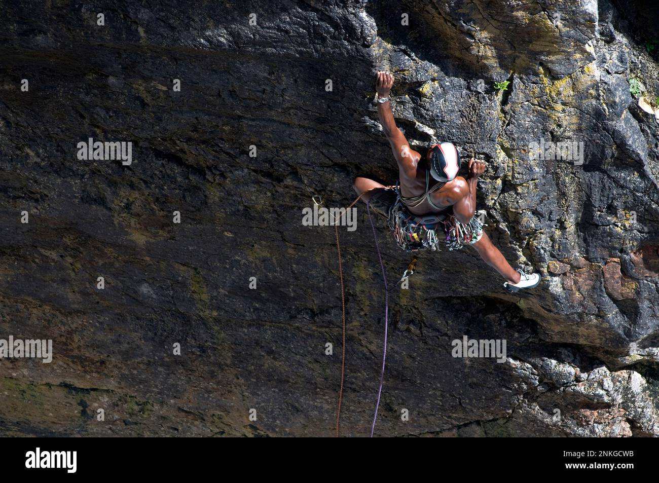 Man climbing rock huntsmans leap hires stock photography and images