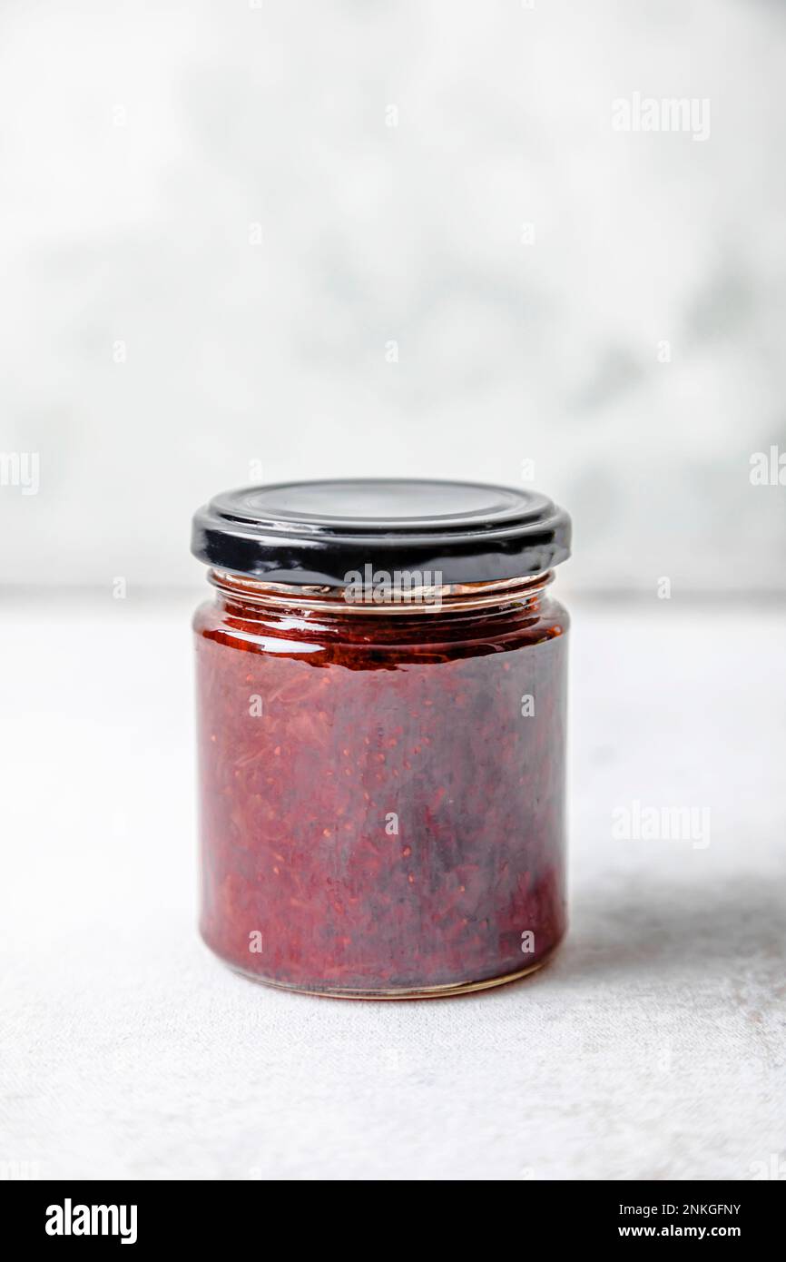 Strawberry jam jar hi-res stock photography and images - Alamy