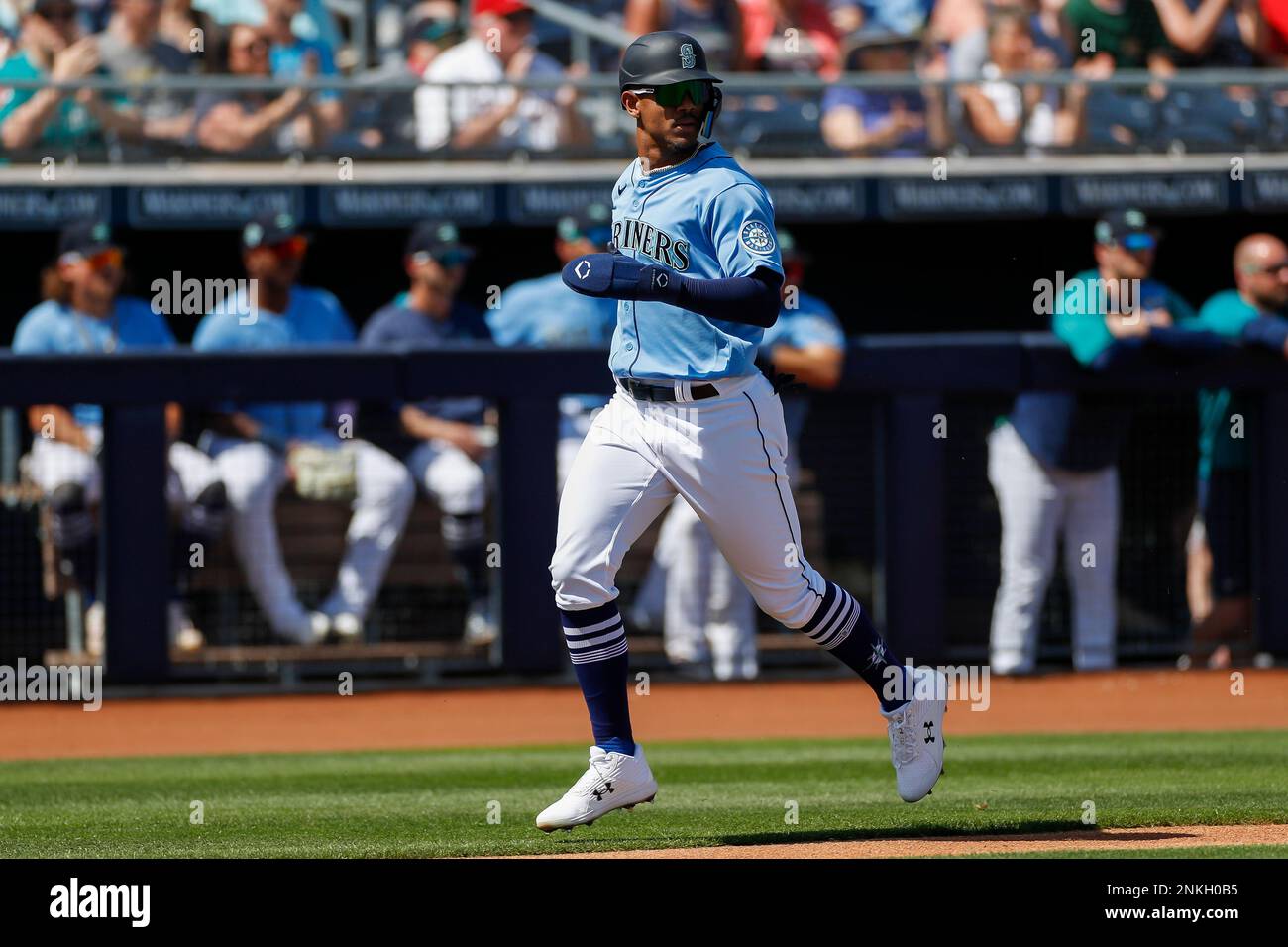 PEORIA, AZ - MARCH 22: Seattle Mariners center fielder Julio