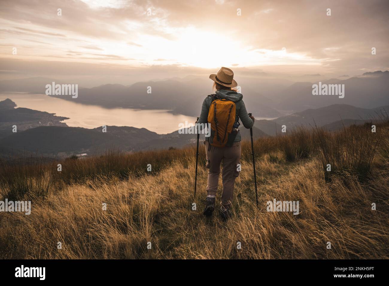 Mature woman adventure mountain hi-res stock photography and images - Alamy