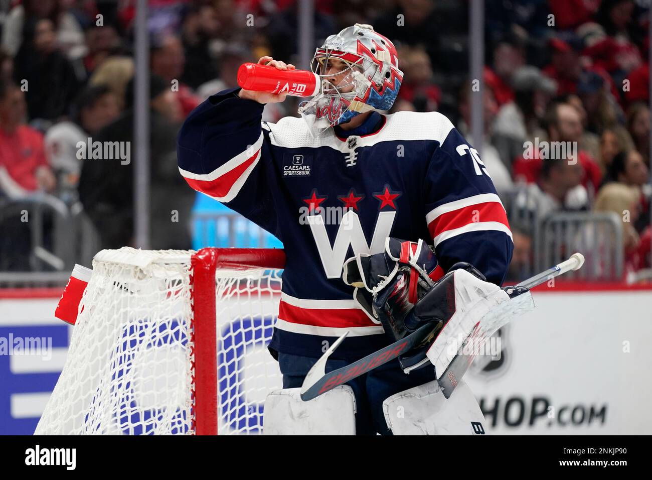 Washington Capitals goaltender Charlie Lindgren (79) in action during the  third period of an NHL hockey