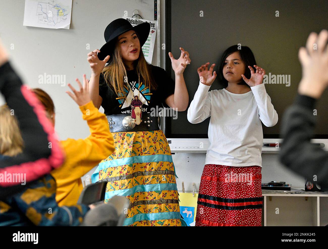 Aspen Decker and her daughter, Maninłp Xʷełx̣ƛ̓cin, teach Plains Indian