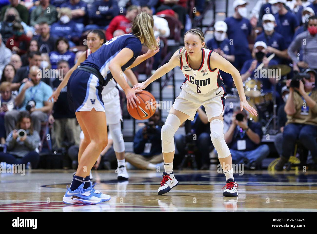 UNCASVILLE, CT - MARCH 07: UConn Huskies guard Paige Bueckers (5 ...