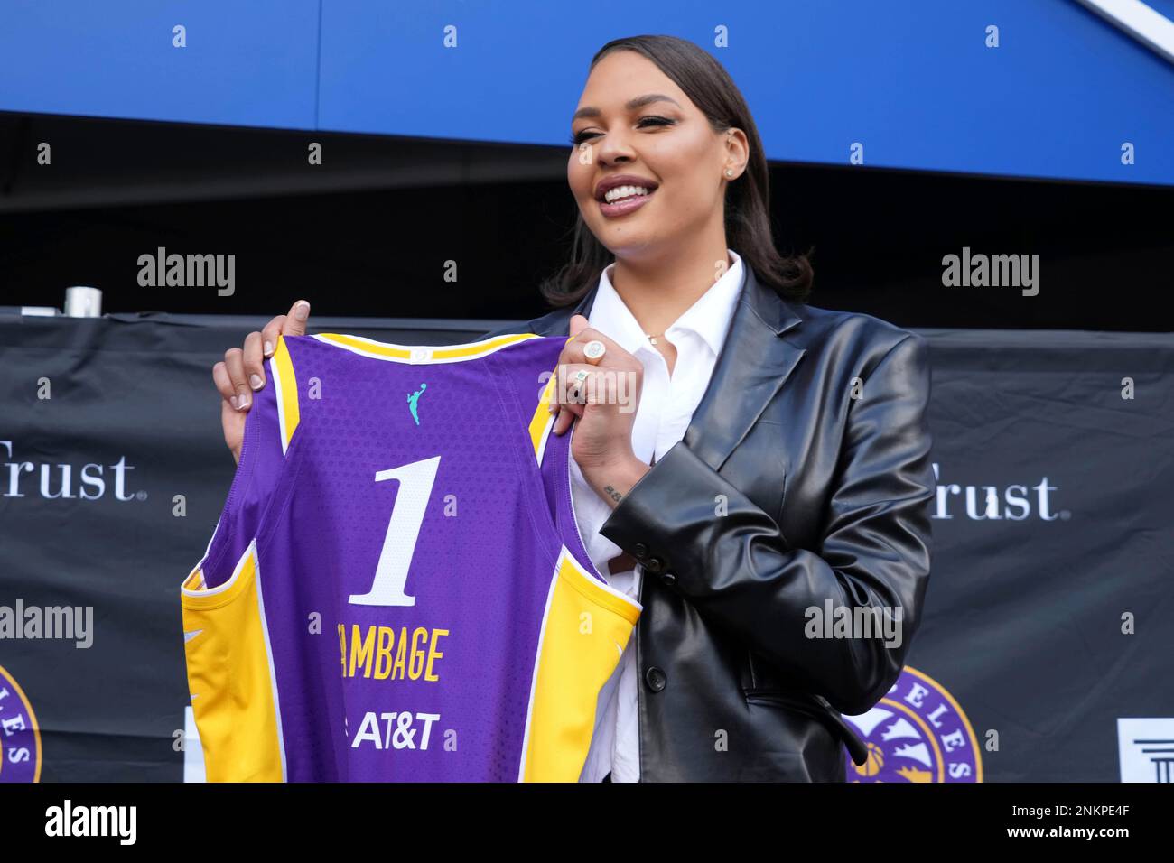 Los Angeles, United States. 17th May, 2022. Los Angeles Sparks center Liz  Cambage (1) during a WNBA game against the Minnesota Lynx, Tuesday, May 17,  2022, at Crypto.com Arena, in Los Angeles