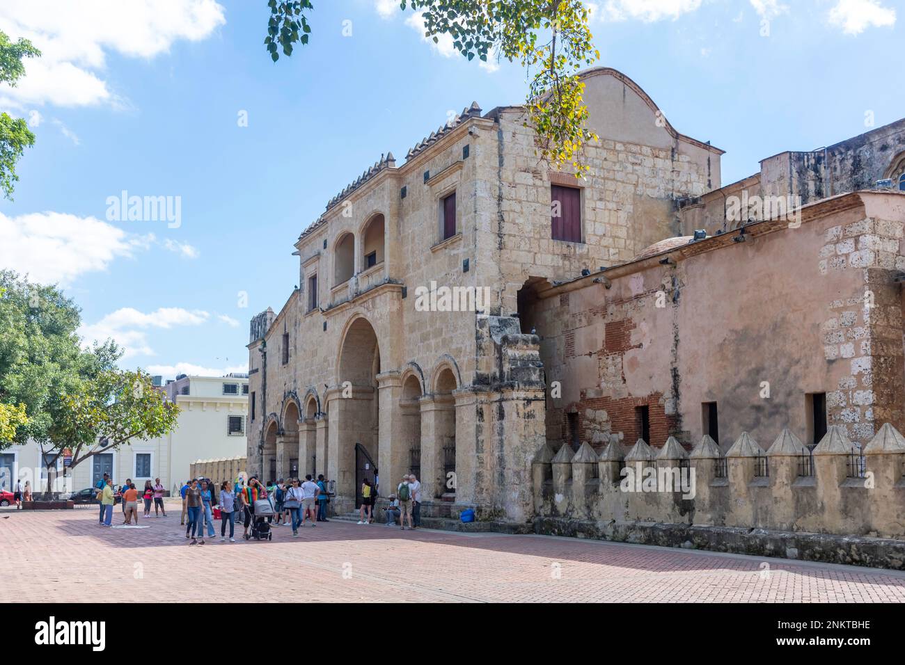 The Cathedral of the Americas, Columbus Park (Parque Colón), Santo Domingo, Dominican Republic, Greater Antilles, Caribbean Stock Photo