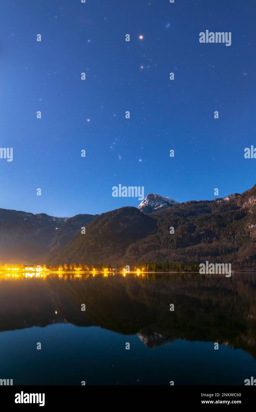 Mars and winter constellations over Lake Hallstatt, Austria Stock Photo Alamy