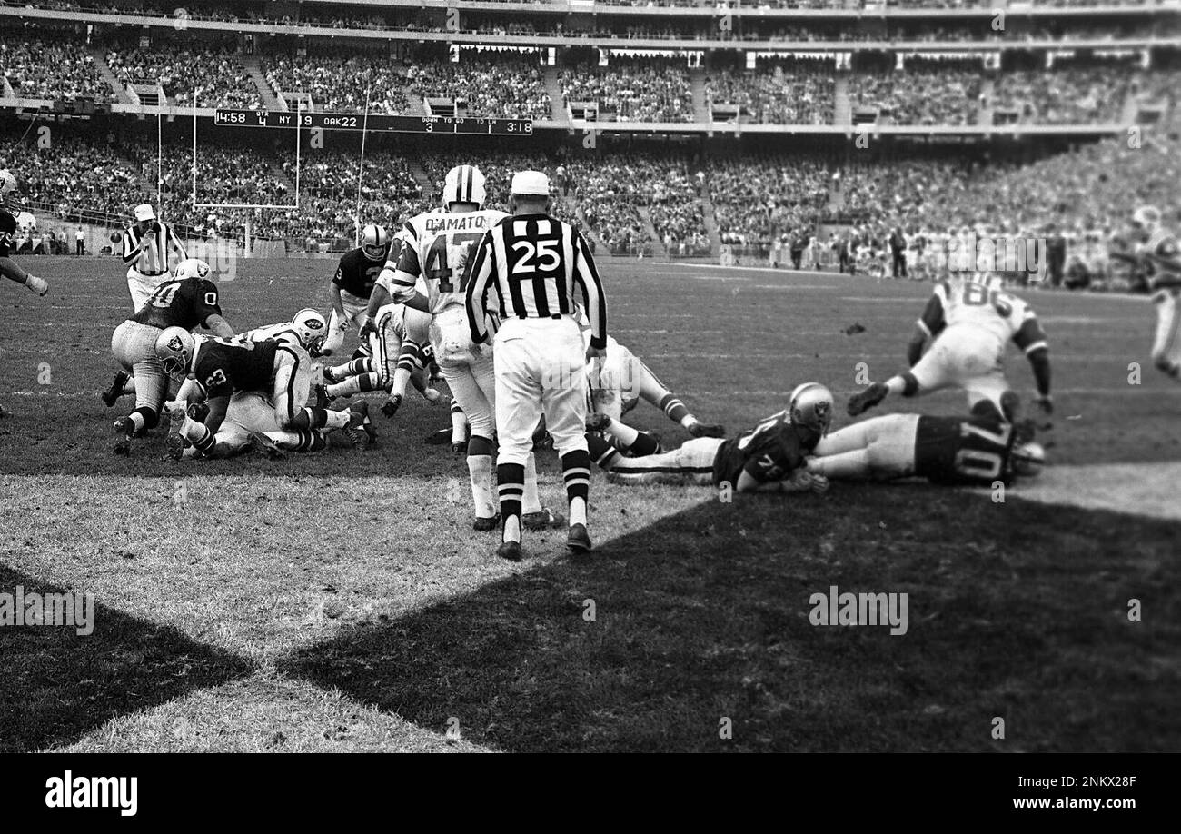 The "Heidi" game between The New York Jets and the Oakland Raiders,  November 17, 1968 (Bill Young/San Francisco Chronicle via AP Stock Photo -  Alamy