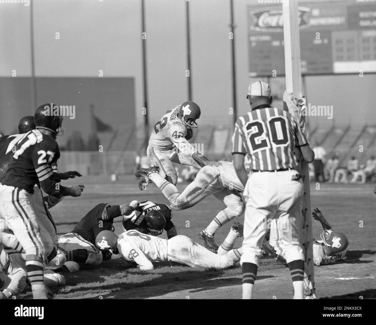 The Oakland Raiders play the Dallas Texans at Candlestick Park, September  24, 1961 Tom Flores injued (Bob Campbell/San Francisco Chronicle via AP  Stock Photo - Alamy