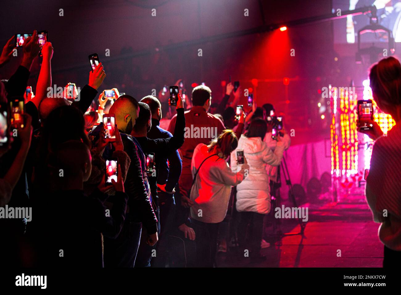 Ukrainian boxing fans swarm,make digital images of Ukrainian WBO