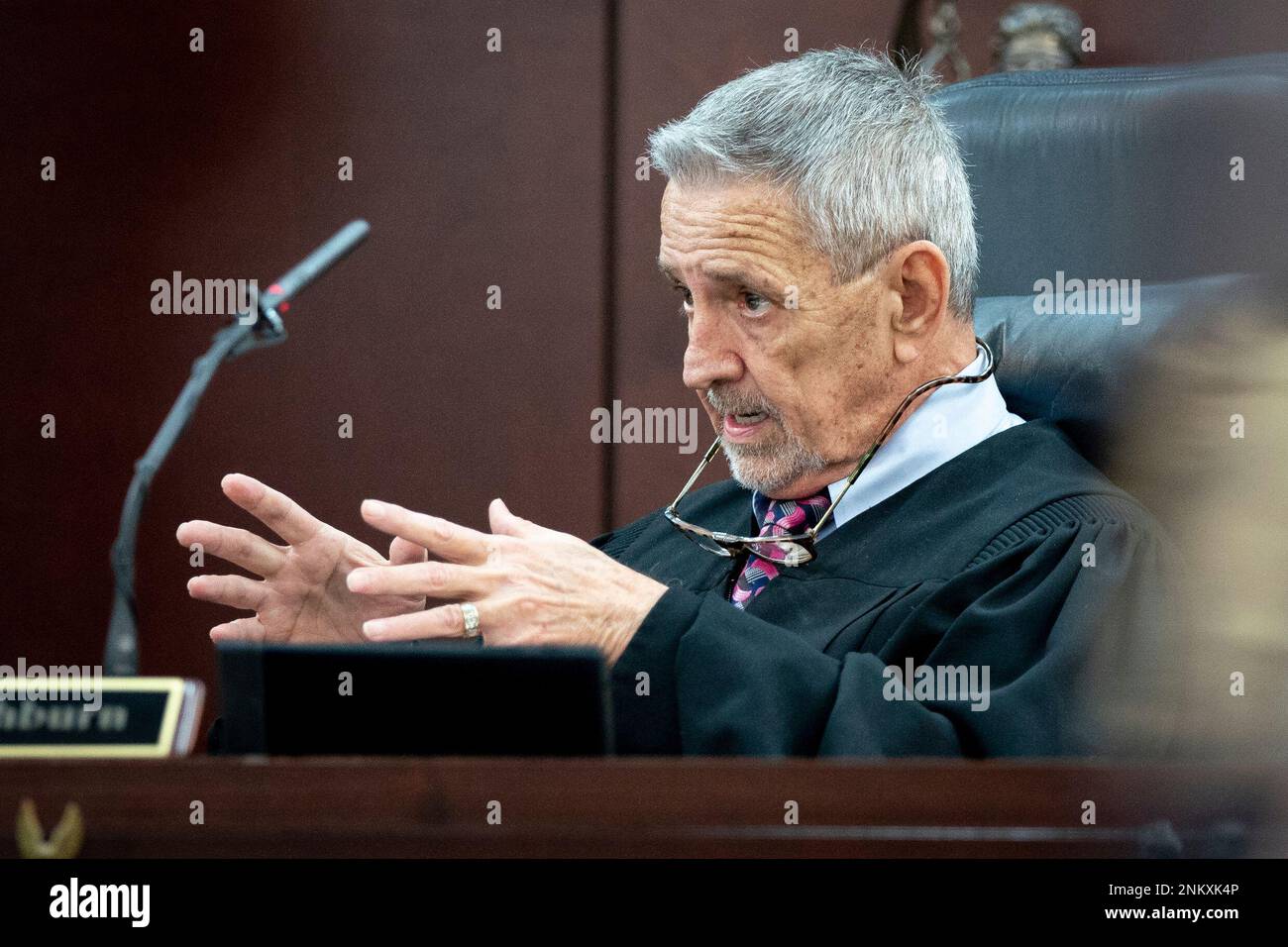 Judge Mark Fishburn gives the jury instructions during Travis Reinking