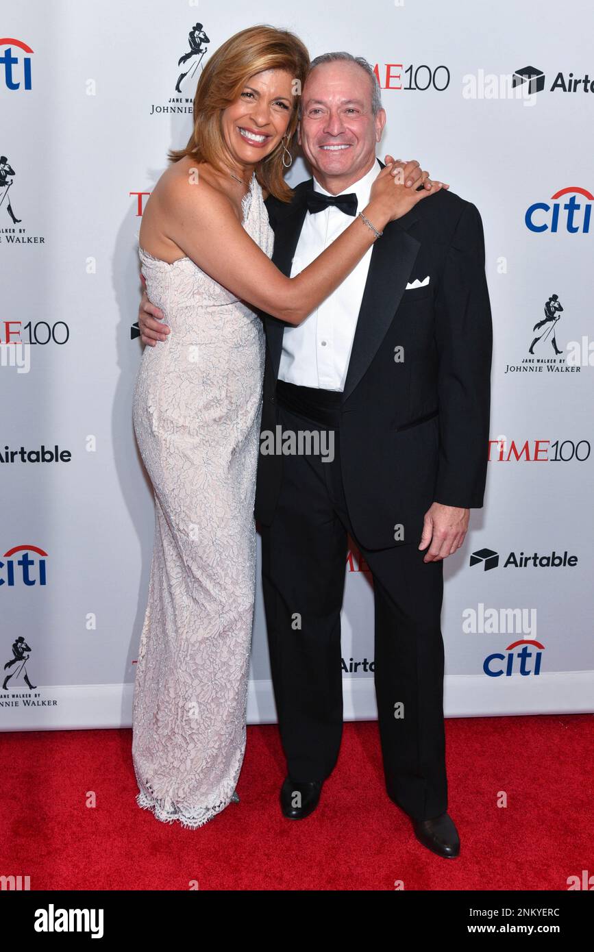 Photo by NDZ/STAR MAX/IPx 2022 1/31/22 Hoda Kotb and Joel Schiffman
