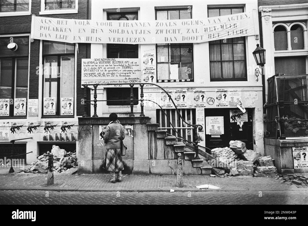 Netherlands History: Squatters at Keizersgracht 242 252 barricaded ...