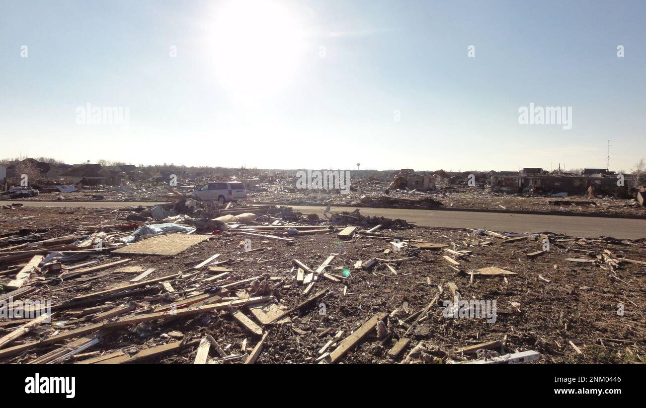 Widespread destruction left behind by the EF-4 Washington, Illinois tornado  ca. 19 November 2013 Stock Photo
