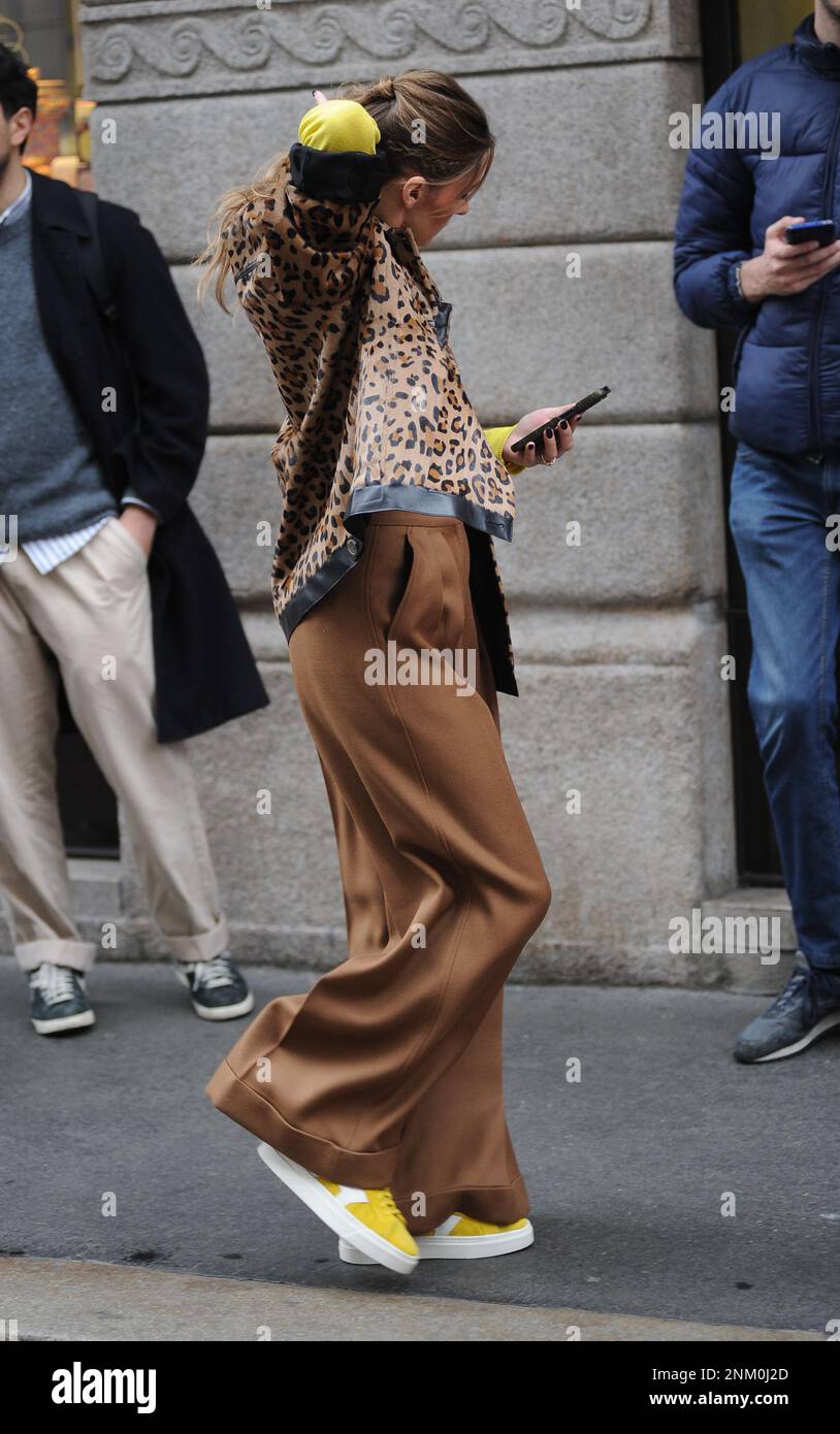 Milan, . 23rd Feb, 2023. Milan, 23-02-2023 American model actress Olivia Palermo arrives downtown to attend a fashion show. Credit: Independent Photo Agency/Alamy Live News Stock Photo