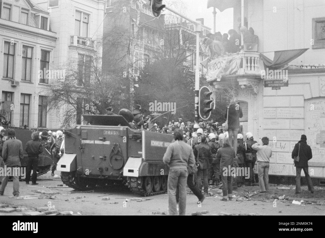 Netherlands History: Police and army with armored vehicles and tanks clear barricades in Vondelbuurt, Amsterdam; clearing barricade (squatters riots) ca. March 3, 1980 Stock Photo