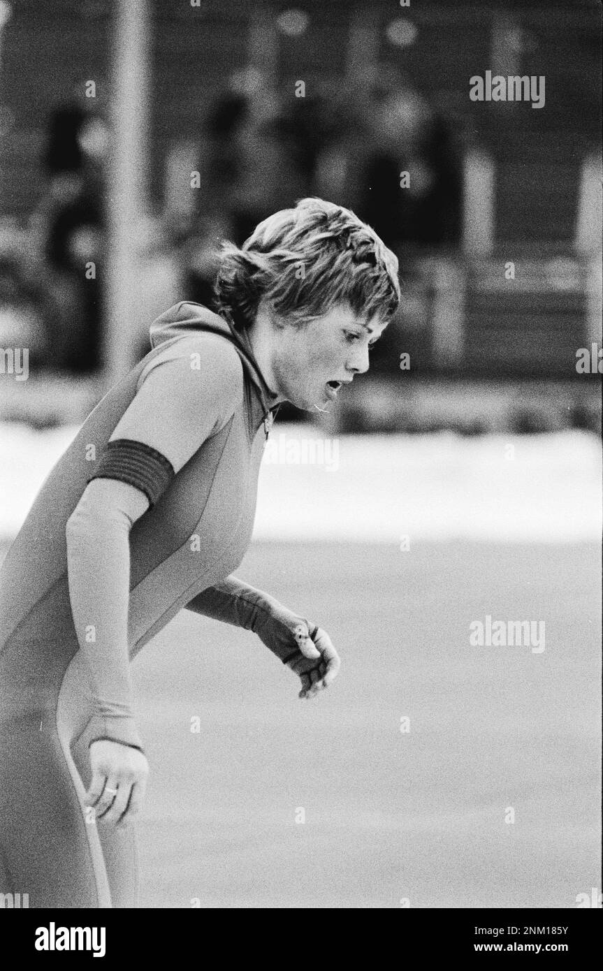 Netherlands History: Dutch all-round skating championships for women in The Hague. Ria Visser drives out after one of her rides ca. January 6, 1980 Stock Photo
