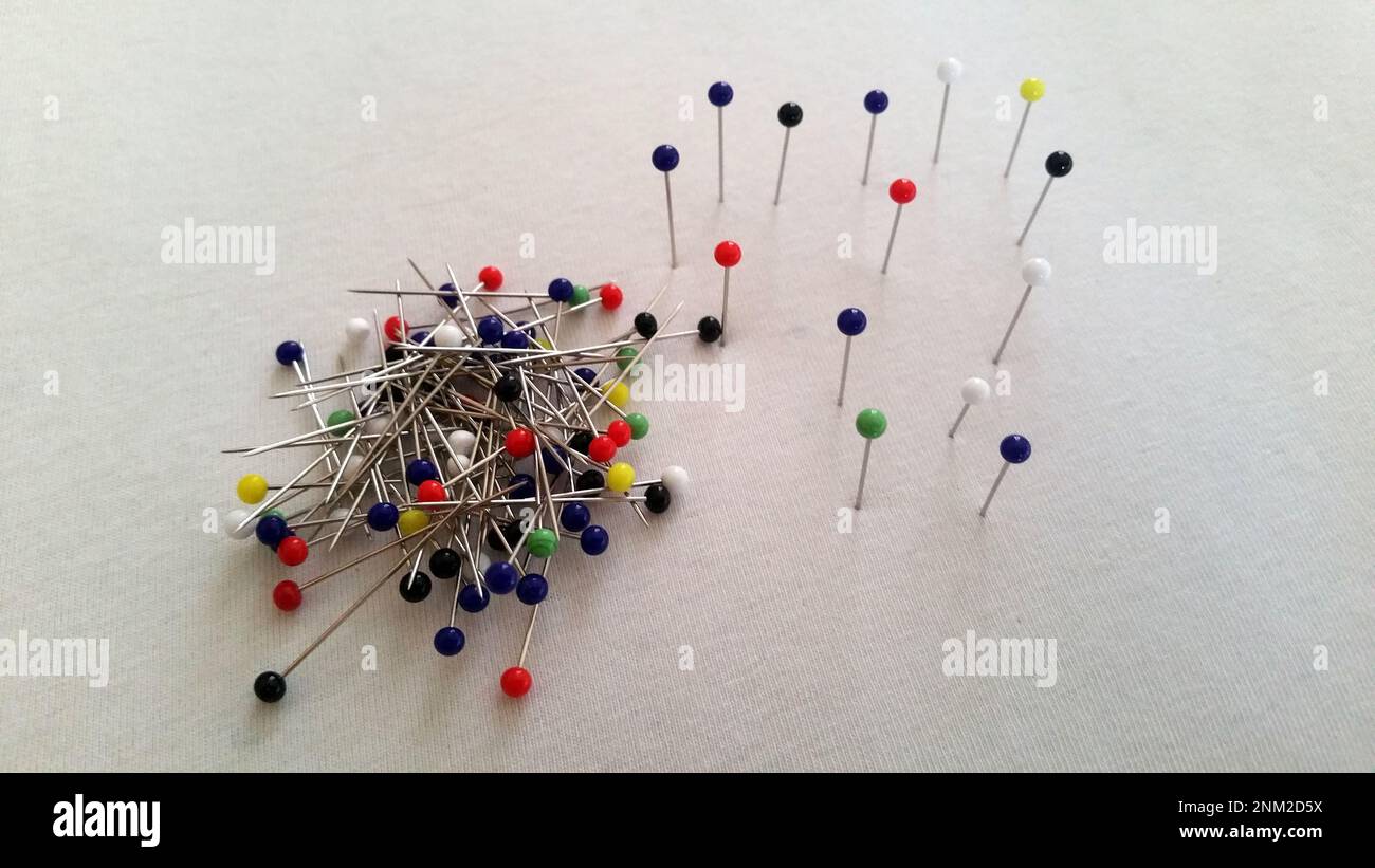 Pile of pins colors hi-res stock photography and images - Alamy