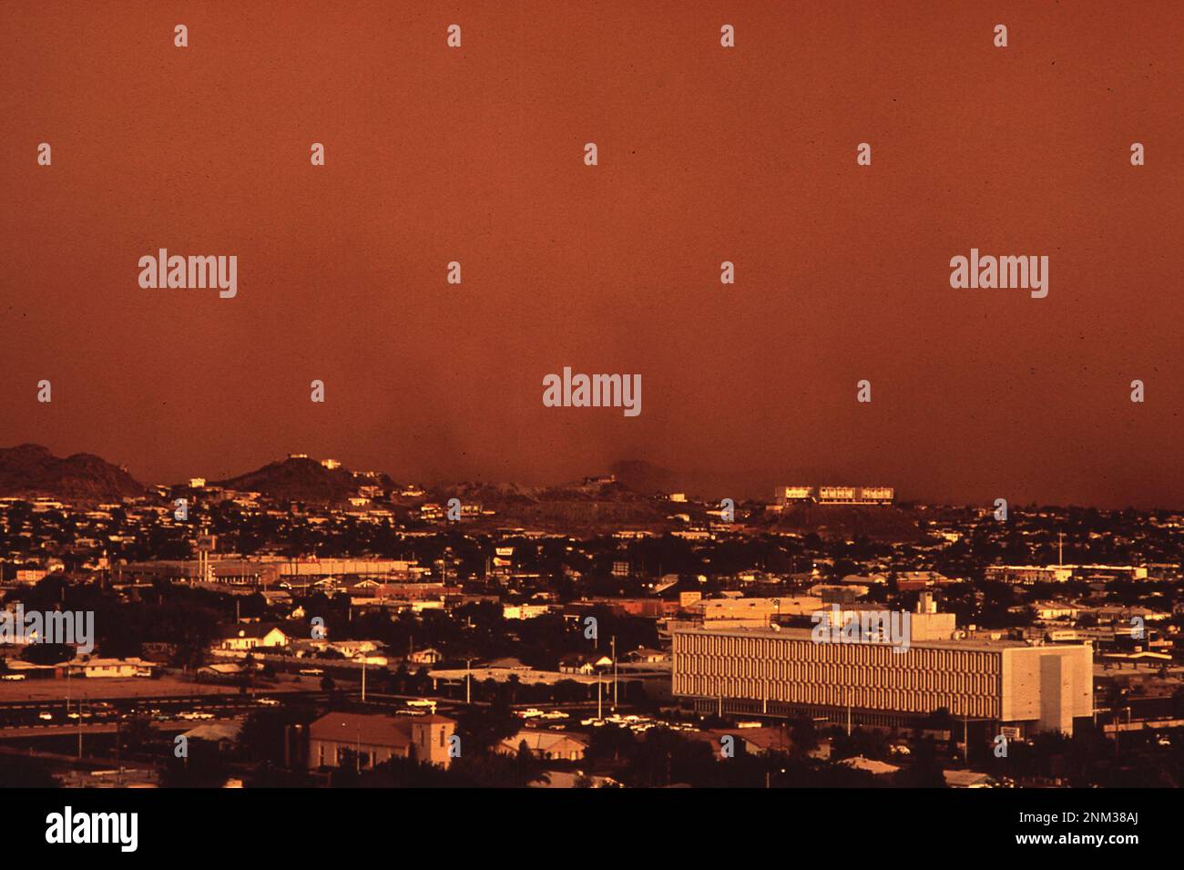 Dust storm phoenix hi-res stock photography and images - Alamy