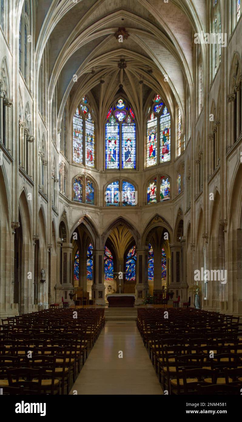 Interior View Of The Nave, Apse, Altar And Choir Of The Church Of Saint Severin, Paris France Stock Photo