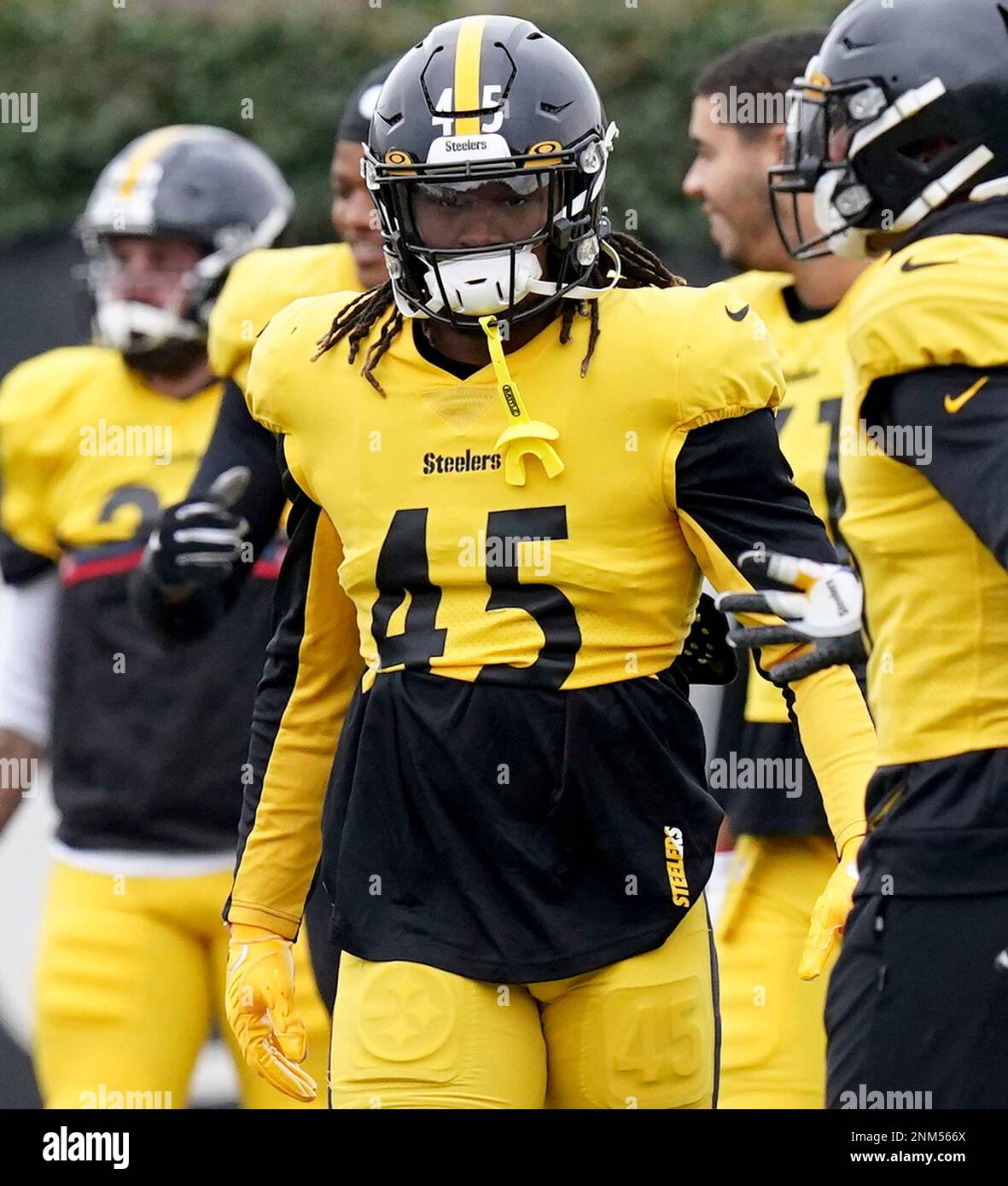 Pittsburgh Steelers linebacker Buddy Johnson (45) warms up before a  preseason NFL football game, Sunday, Aug. 28, 2022, in Pittsburgh, PA. (AP  Photo/Matt Durisko Stock Photo - Alamy