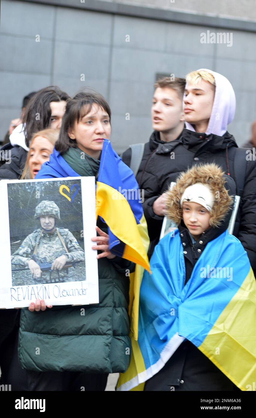 Aberdeen, UK. 24th Feb, 2023. ABERDEEN. SCOTLAND - 24 FEBRUARY 2023: Ukrainians and Scots demonstrate in the city to show support for Ukraine on the first anniversary of its invasion by Russia. Credit: Douglas MacKenzie/Alamy Live News Stock Photo