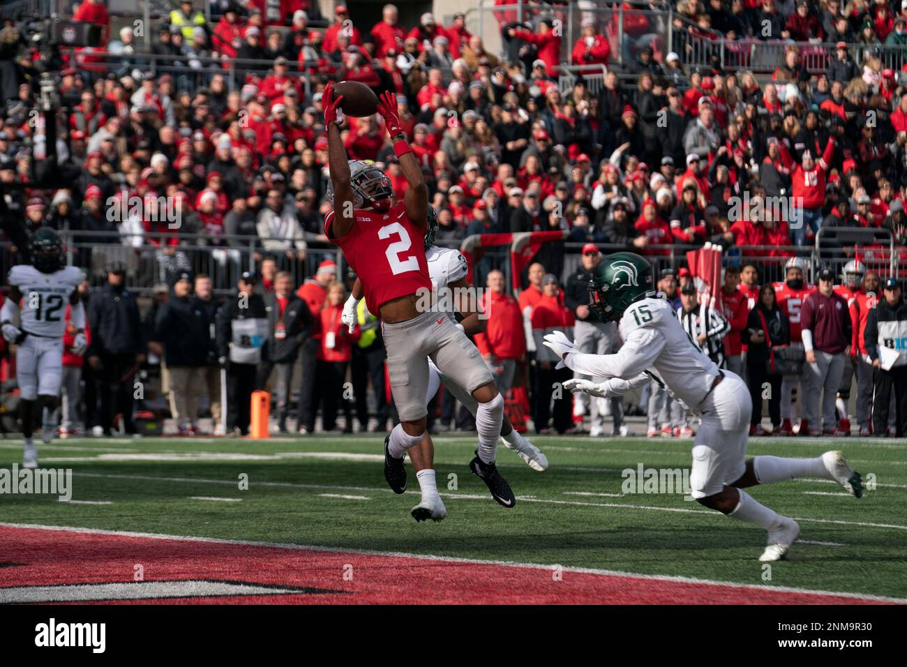 Columbus, Ohio, USA. 30th Oct, 2021. Ohio State Buckeyes wide receiver  Chris Olave (2) catches a pass for a touchdown in the game between the Penn  State Nittany Lions and the Ohio