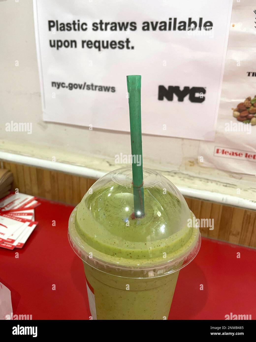 Photo by STRF/STAR MAX/IPx 2021 11/12/21 Single use plastic straw ban