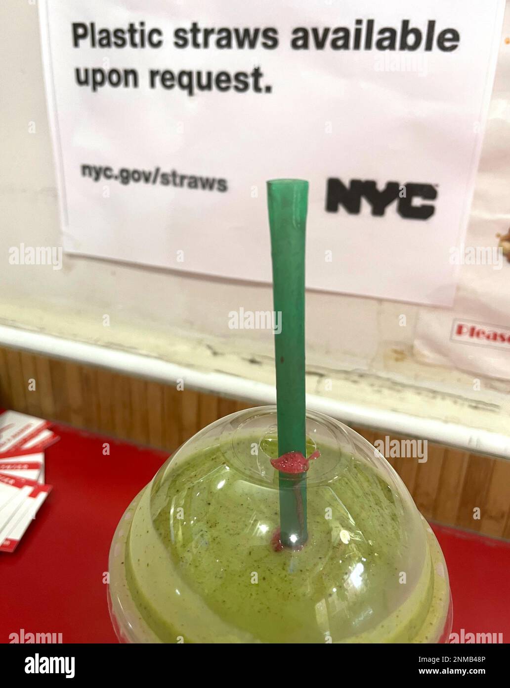 Photo by STRF/STAR MAX/IPx 2021 11/12/21 Single use plastic straw ban