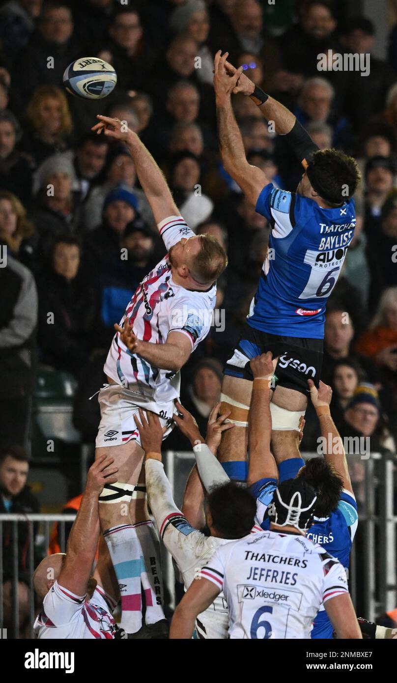 24th February 2023,  The Recreation Ground, Bath, Somerset, England; Gallagher Premiership Rugby, Bath versus Bristol Bears; Joe Joyce of Bristol Bears wins the lineout ball against the head from Josh Bayliss of Bath Stock Photo