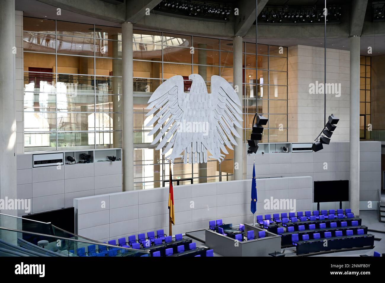 Sitzungssaal Des Deutschen Bundestages Im Reichstagsgebäude.Das ...